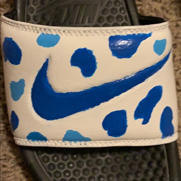 Custom Nike slides - Picture 2 of 7